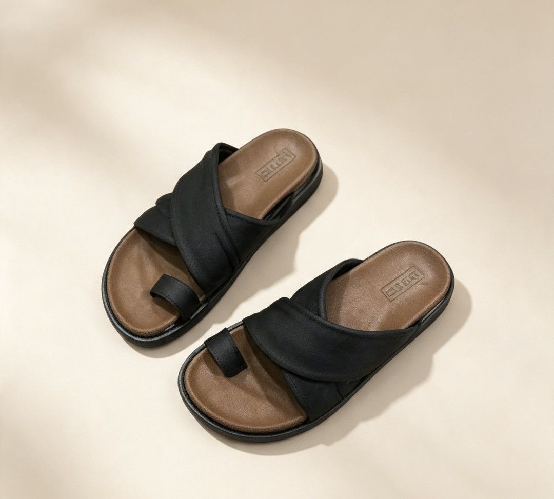 CROCS AND SANDALS FOR SALE (Category: Flats & Sandals) located in Manila. Submitted by maxine_27 (Listing ID 1459809213, Image 2). Description: SANDALS DETAILS: size: 39-40 color: black and brown brand: YOTO price: ₱120 CROCS DETAILS: size: 38-39 color: teal with blue charms brand: CROCS price: ₱400 BOUGHT WHERE: SM VAL LOC: GEN.T DE LEON VALENZUELA CITY RFS: NEED FUNDS! 💥📢.