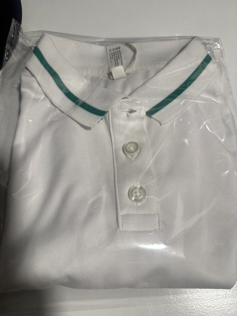 Crop top shirt (Category: Activewear) located in Caloocan City. Submitted by trebdy01 (Listing ID 1459817300, Image 1). Description: From usa Can fit Small to medium.