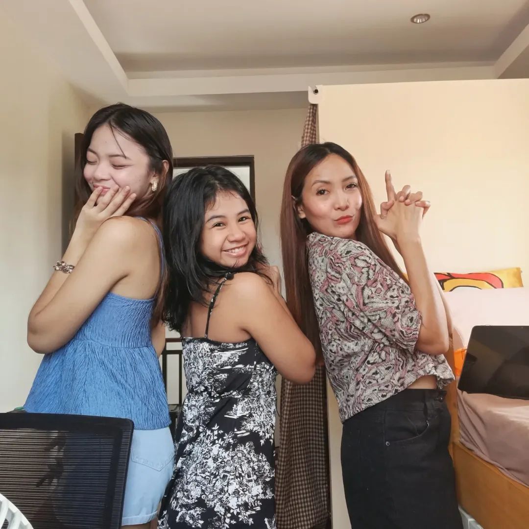 CROPPED BLOUSE (Category: Blouses) located in Marikina City. Submitted by margepocketlist (Listing ID 1459742518, Image 3). Description: cropped blouse for sale, pre loved best fit s-m rfs: decluttering payment: gcash, maribank delivery: lalamove, j&t loc: marikina lowest price na po ito thank you.