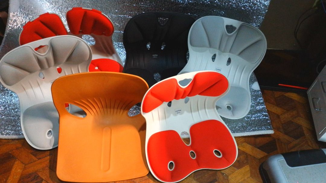 Curble Posture Corrector (Category: Massage Devices) located in Caloocan City. Submitted by 11eleven.shop (Listing ID 1459702555, Image 1). Description: Used but looks great. 4 available. 2 gray, 1 black, 1 red.
