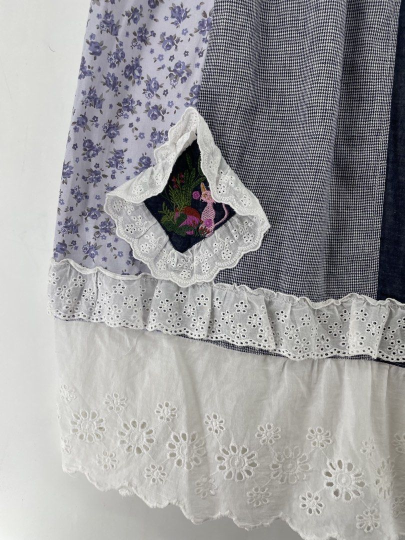 Denim Cotton Floral Patchwork Midi Skirt (Category: Skirts) located in Mandaluyong City. Submitted by armrhts (Listing ID 1459838723, Image 3). Description: Size: Free Size Dimensions(inches) •Waist/Width : 29"-44" •Hip: 29 •Outseam/Length : 33 •Leg Opening: 30".
