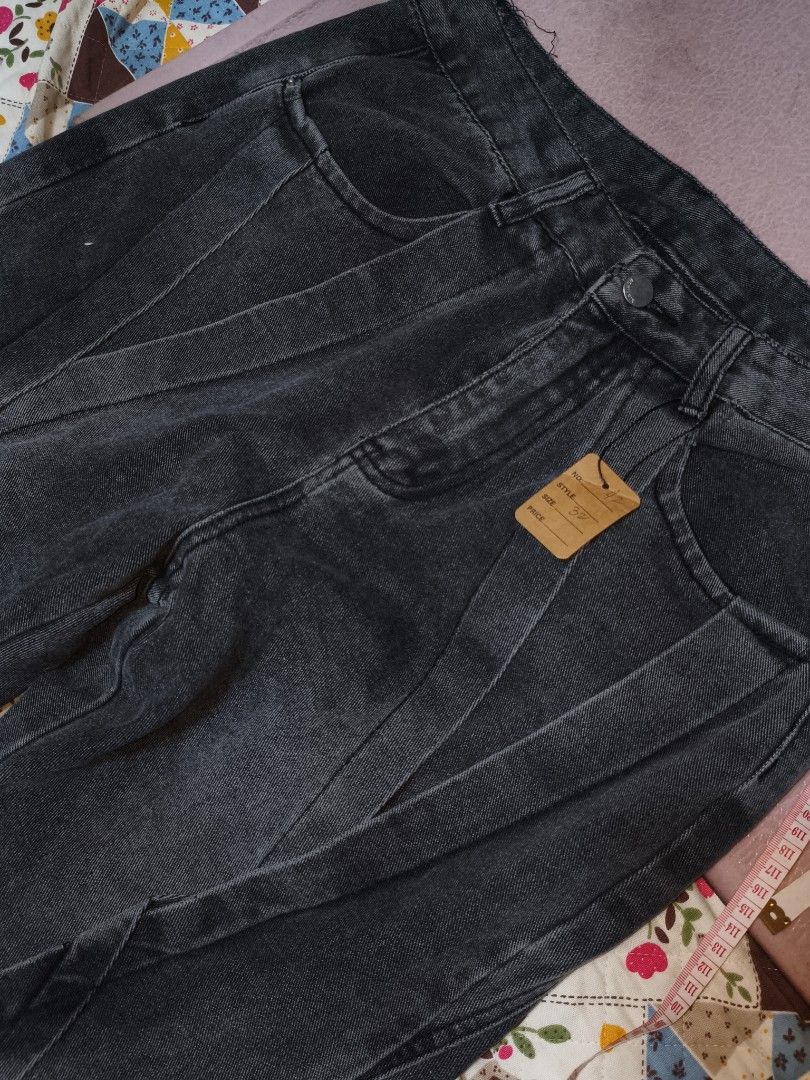 Denim Pants - Size 32 Highwaist (Category: Jeans) located in Las Pinas. Submitted by dnbrbnt (Listing ID 1459795583, Image 2). Description: size 32 highwaist length 42 super nice in actual loc. las piñas.