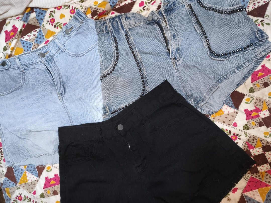 Denim Shorts - Size 29 Highwaist (Category: Shorts) located in Las Pinas. Submitted by dnbrbnt (Listing ID 1459797995, Image 2). Description: size 29 highwaist super nice in actual loc. las piñas.