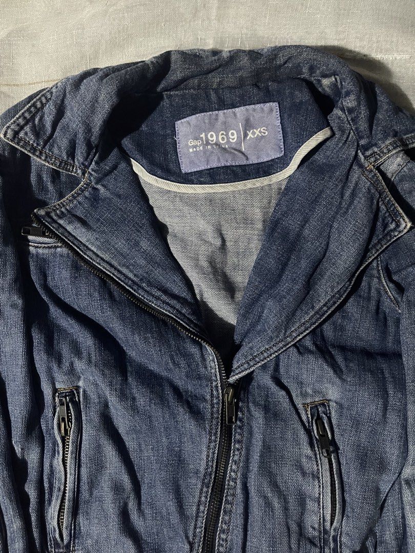 DEnim y2k jacket asymmetrical (Category: Coats, Jackets and Outerwear) located in Makati City. Submitted by chromedollph (Listing ID 1459874951, Image 2). Description: .