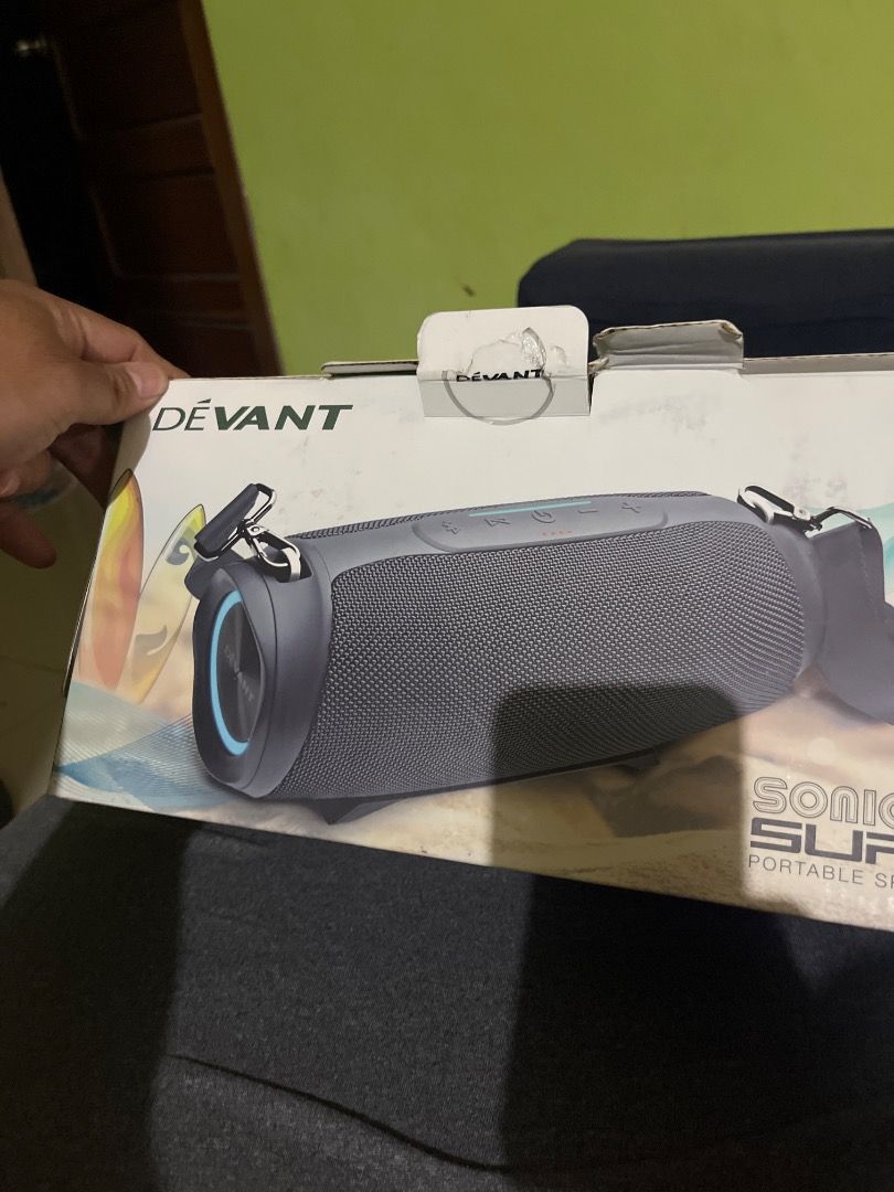 Devant sonique surf portable speaker (Category: Soundbars, Speakers & Amplifiers) located in Caloocan City. Submitted by brightwolf_8d4d5d (Listing ID 1459783916, Image 1). Description: Negotiable, never been used. With box cord and book guide..