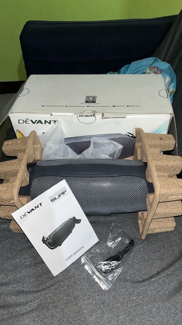 Devant sonique surf portable speaker (Category: Soundbars, Speakers & Amplifiers) located in Caloocan City. Submitted by brightwolf_8d4d5d (Listing ID 1459783916, Image 2). Description: Negotiable, never been used. With box cord and book guide..