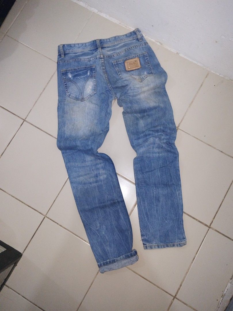 D&G JEANS TATTERED (Category: Jeans) located in Bulacan. Submitted by side.hustle11 (Listing ID 1459705710, Image 3). Description: DOLCE&GABBNA JEANS waistline 31-32 length 41 hemp 7 excellent condition loc bulacan.