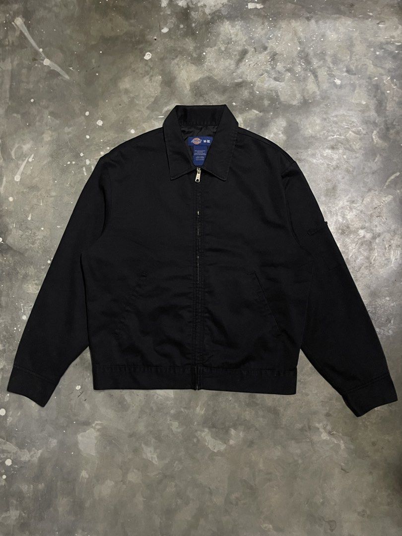 Dickies Black Eisenhower Jacket (Category: Coats, Jackets and Outerwear) located in Manila. Submitted by u_for_u (Listing ID 1459771247, Image 1). Description: ₱: 1,700 W: 23 / L: 27 Condition: 9.8/10 Issue/s: N/A Location: Santa Cruz, Manila.