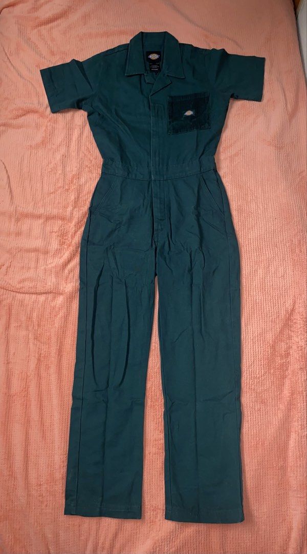 Dickies coverall (Category: Coats, Jackets and Outerwear) located in Quezon City. Submitted by yoshitandie (Listing ID 1459696919, Image 1). Description: Dickies Coveralls GreenJumpsuit Boiler Suit Mechanic Hipster Workwear❗️ -Good condition -Dimes 33. /54 -Size Xs All details posted .