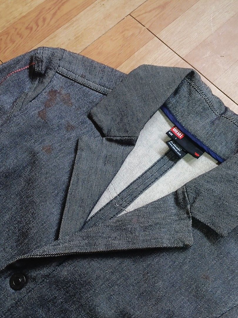 Diesel Button Denim Jacket (Category: Coats, Jackets and Outerwear) located in Cabuyao City. Submitted by lamperouge11 (Listing ID 1459762220, Image 2). Description: Pre-loved diesel button denim jacket Mod: JnT mop: Gcash Condition: Well used issue: Stains on shoulder and inside size: L.