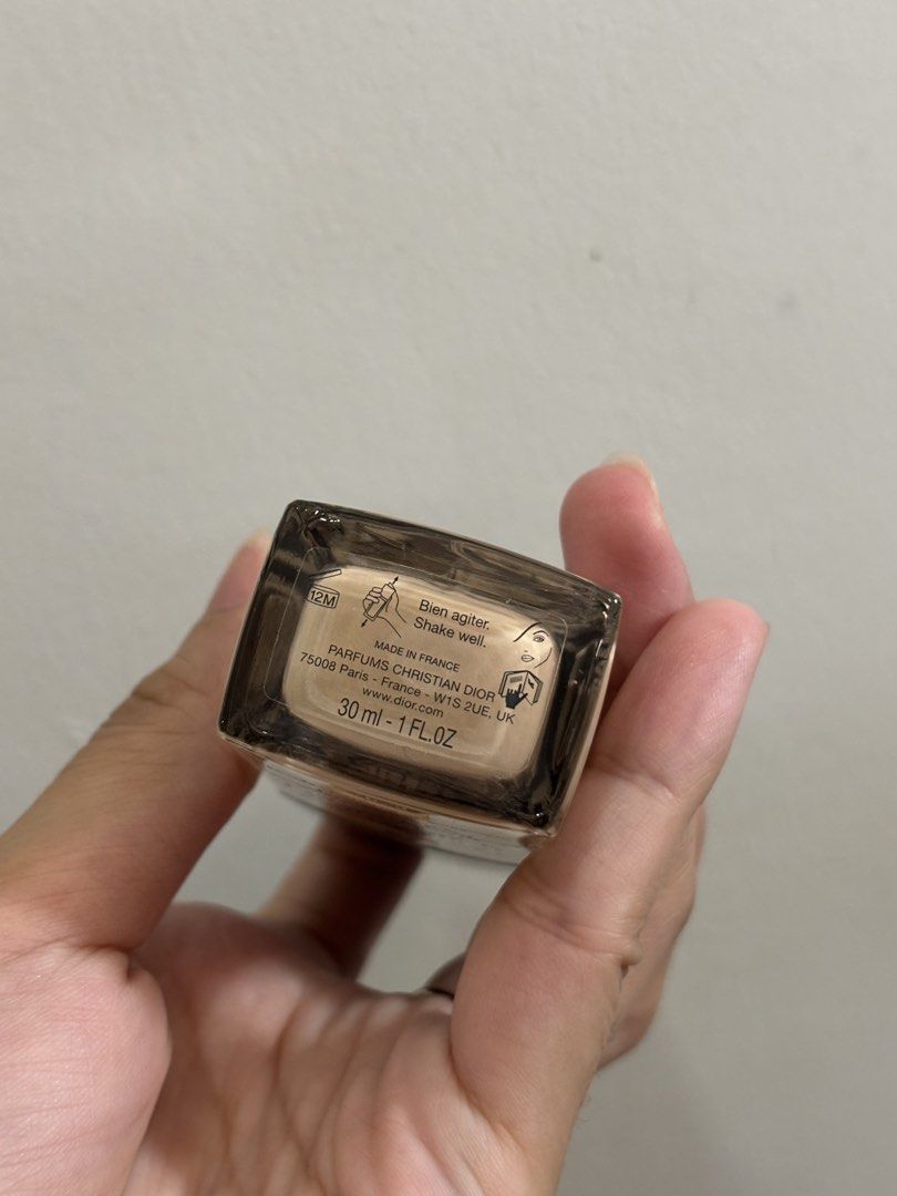 Dior Forever Skin Glow Foundation 30ml (Category: Makeup) located in Cebu City. Submitted by mariestars (Listing ID 1459785344, Image 3). Description: ORIGINAL - Dior Forever Skin Glow foundation -shade 2N - Shade: 30ml - 1 Fl Oz - Achieve a natural, radiant finish - Reason for selling: Incorrect shade match - Shake well before use With BOX and paperbag.