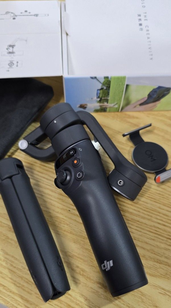 DJI Osmo Mobile 6 (Category: Gimbals & Stabilizers ) located in Quezon City. Submitted by harrycoolph (Listing ID 1459876163, Image 2). Description: Used just once or twice. Almost new and with all the original packaging. .