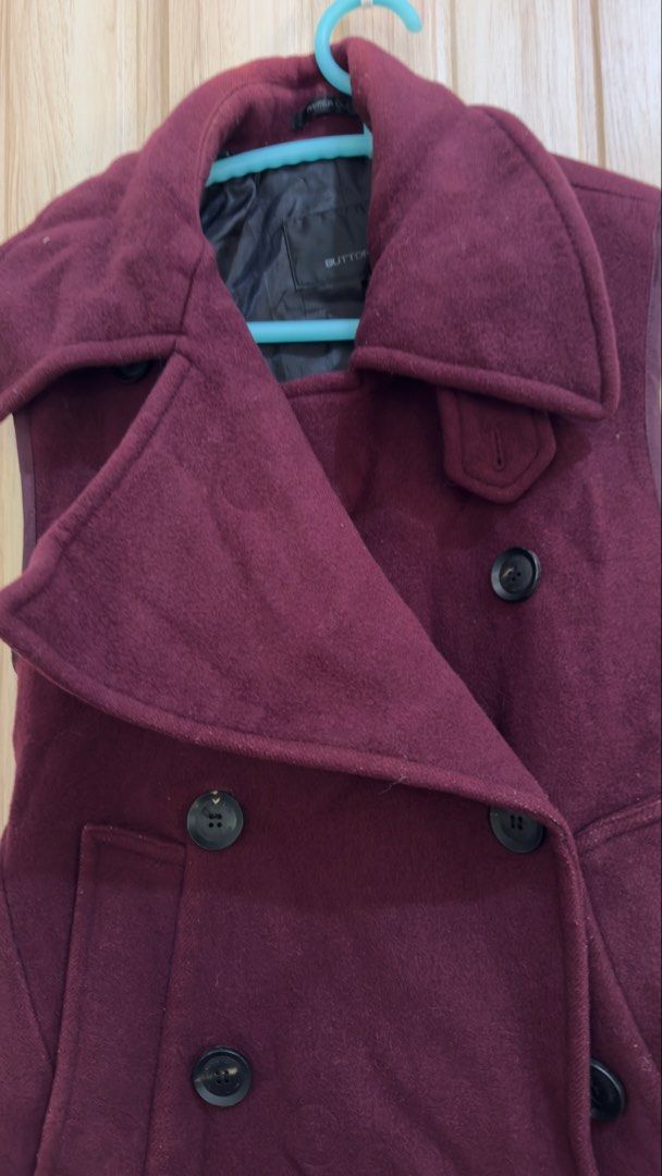 Double breasted wool coat (Category: Coats, Jackets and Outerwear) located in Makati City. Submitted by annesrack (Listing ID 1459748715, Image 3). Description: .