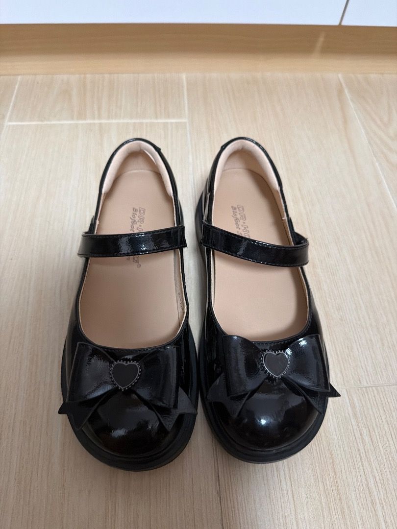 DRKONG （分類：其他外出用品）位於 Hong Kong。 由 gentlefire.c2bd96 提交（商品編號 1459831796，圖片 3）。簡介： 3月1號購買，着不到三個月，新學年開學小朋友唔啱size。買了新嘅。。