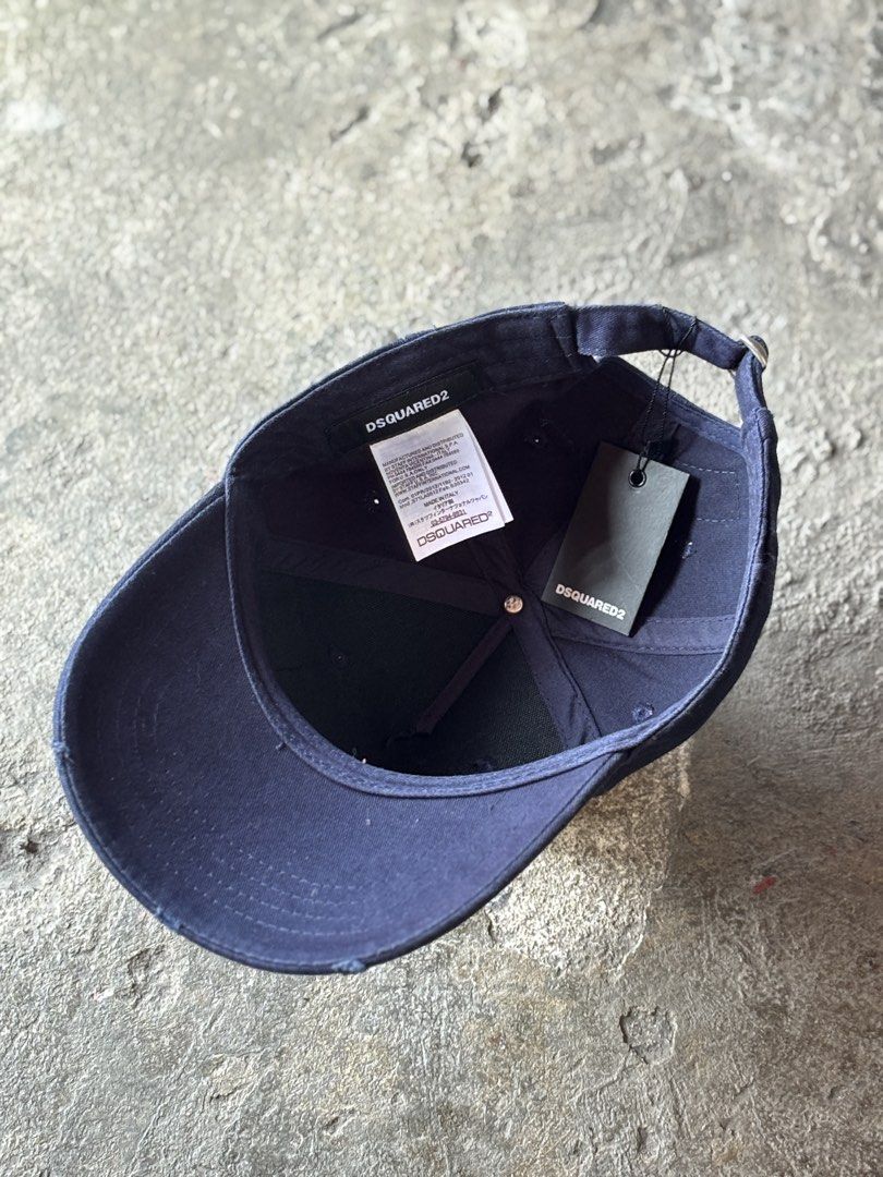 DSQUARED2 "Best of Dsquared" Baseball Cap (Category: Caps & Hats) located in Bacolod City. Submitted by money_maker06 (Listing ID 1459705490, Image 3). Description: DSQUARED Dad Hat 🌳 •With Hangtag •Price: 499 💰.