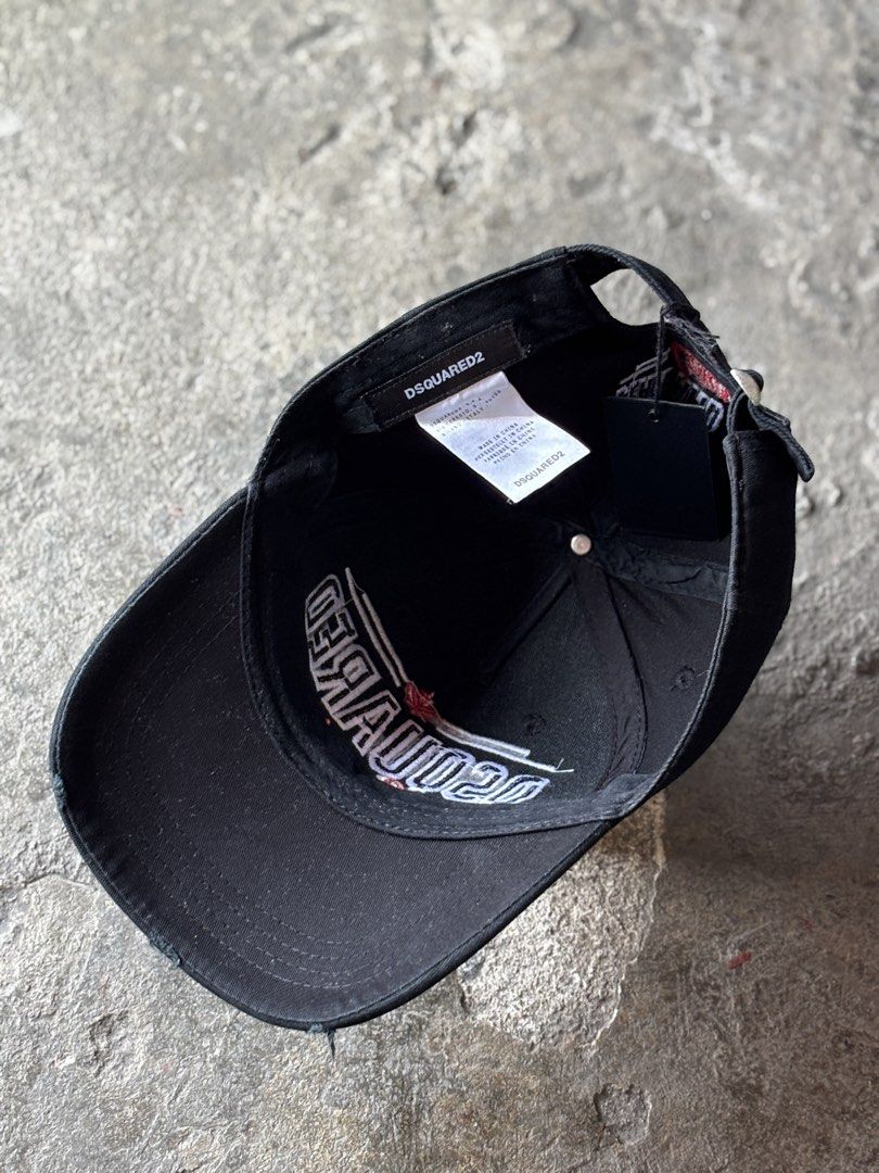 DSquared2 Canada Canadian Bros Black Baseball Cap (Category: Caps & Hats) located in Bacolod City. Submitted by money_maker06 (Listing ID 1459705134, Image 3). Description: DSQUARED Dad Hat 🌳 •With Hangtag •Price: 499 💰.