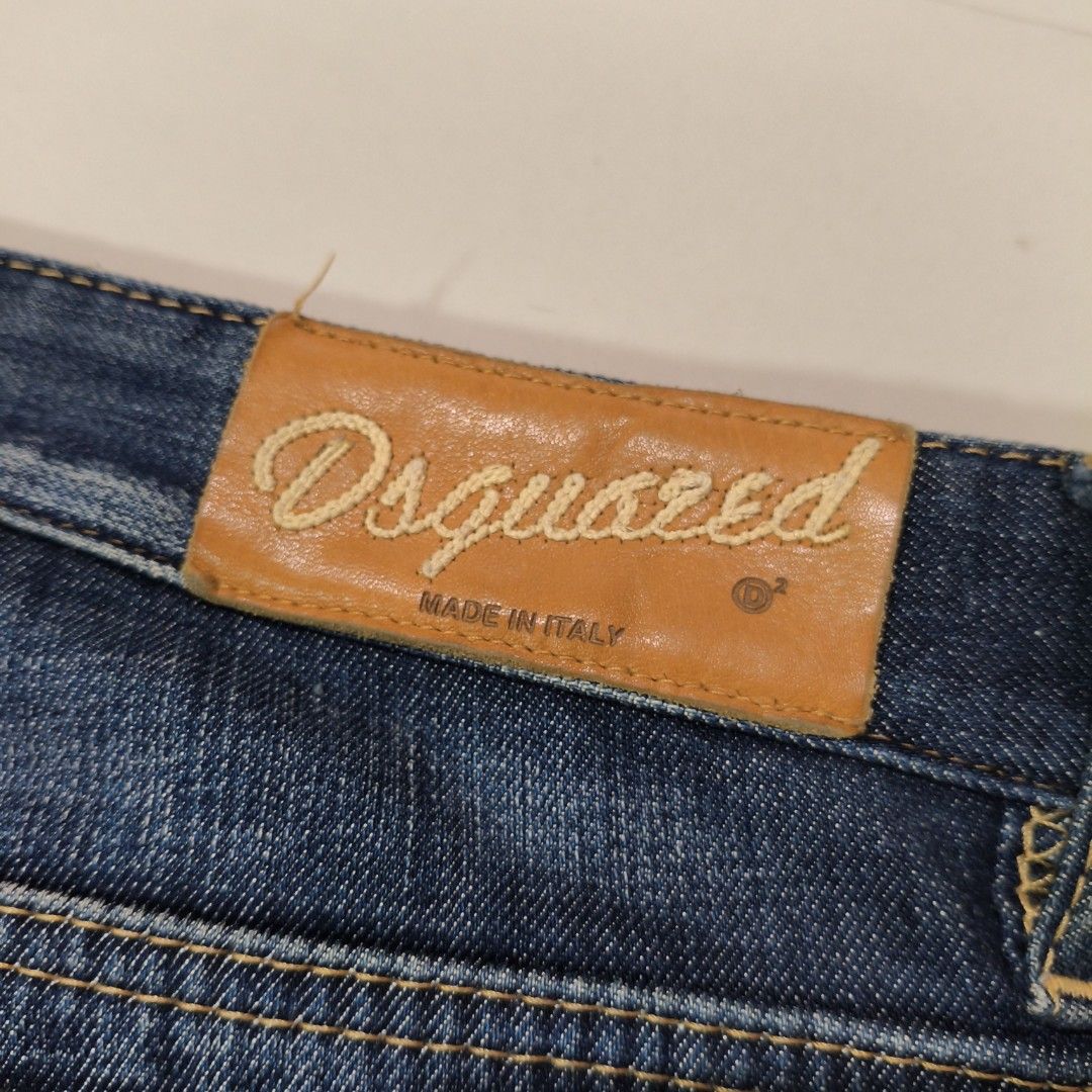Dsquared2 jeans (Category: Jeans) located in Calatrava. Submitted by ermitany0 (Listing ID 1459822226, Image 2). Description: Dsquared2 jeans Good condition Size: 52 ( 36 actual size ) Length: 42" Hem: 7" Front rise: 9" Please check photos for more details ✅ Location: Negros Occidental PM if interested 📩📩📩📩🙂.