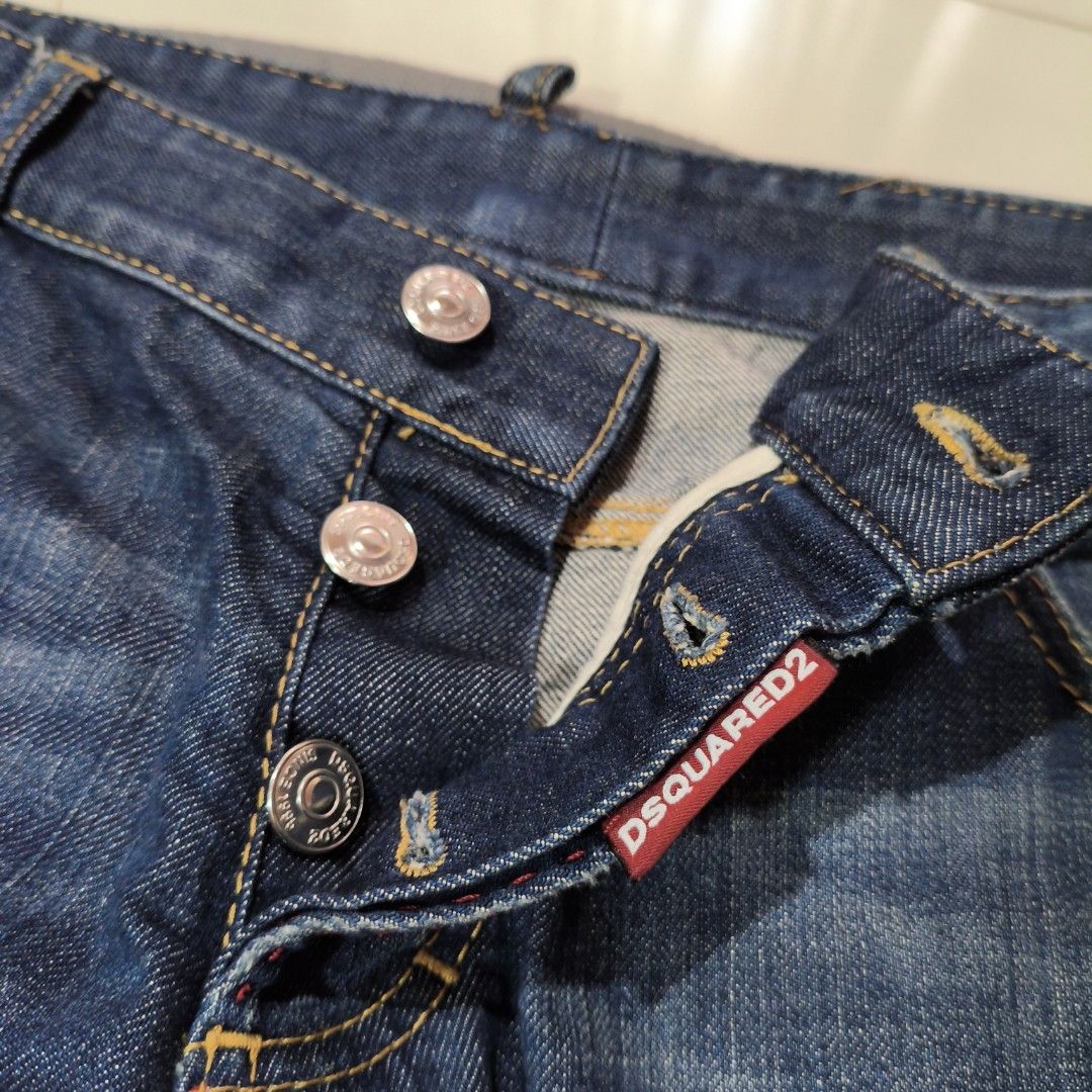 Dsquared2 jeans (Category: Jeans) located in Calatrava. Submitted by ermitany0 (Listing ID 1459822226, Image 3). Description: Dsquared2 jeans Good condition Size: 52 ( 36 actual size ) Length: 42" Hem: 7" Front rise: 9" Please check photos for more details ✅ Location: Negros Occidental PM if interested 📩📩📩📩🙂.