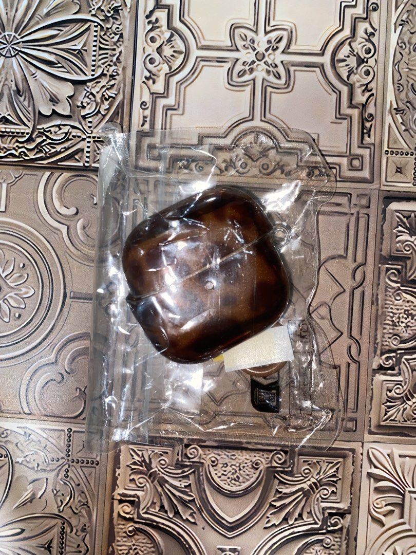 Earphones Case (Category: Earphones) located in Calamba. Submitted by prelovedby_jm (Listing ID 1459804248, Image 2). Description: .