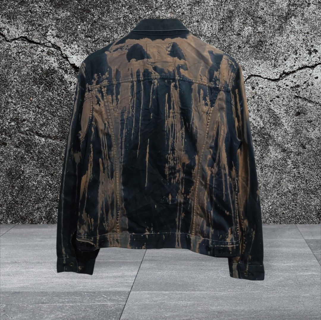 EDWIN Bleached denim (Category: Coats, Jackets and Outerwear) located in Calatagan. Submitted by lyvertabora (Listing ID 1459705674, Image 3). Description: Dimension:L-24 W-19 COLORATE:9/10 very good condition .