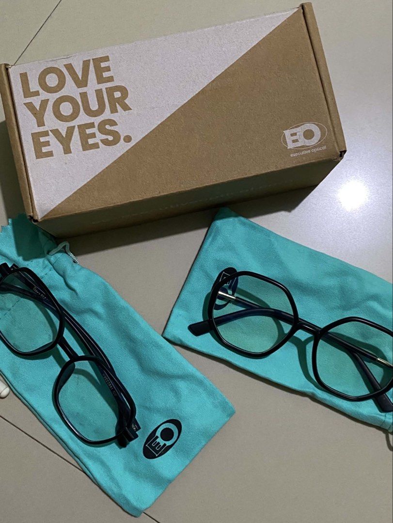 EO Executive Optical Eyeglasses with Cases and Box (Category: Sunglasses & Eyewear) located in San Pablo. Submitted by ashrein (Listing ID 1459761072, Image 1). Description: With pouch Bago pa Get 2 for 199 only.