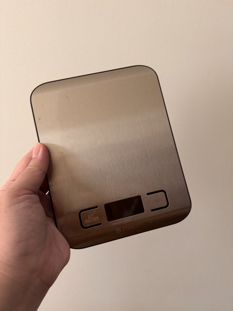 Etekcity Food Scale (Category: Health Monitors & Weighing Scales) located in Mandaluyong City. Submitted by emeyarey (Listing ID 1459809202, Image 1). Description: .