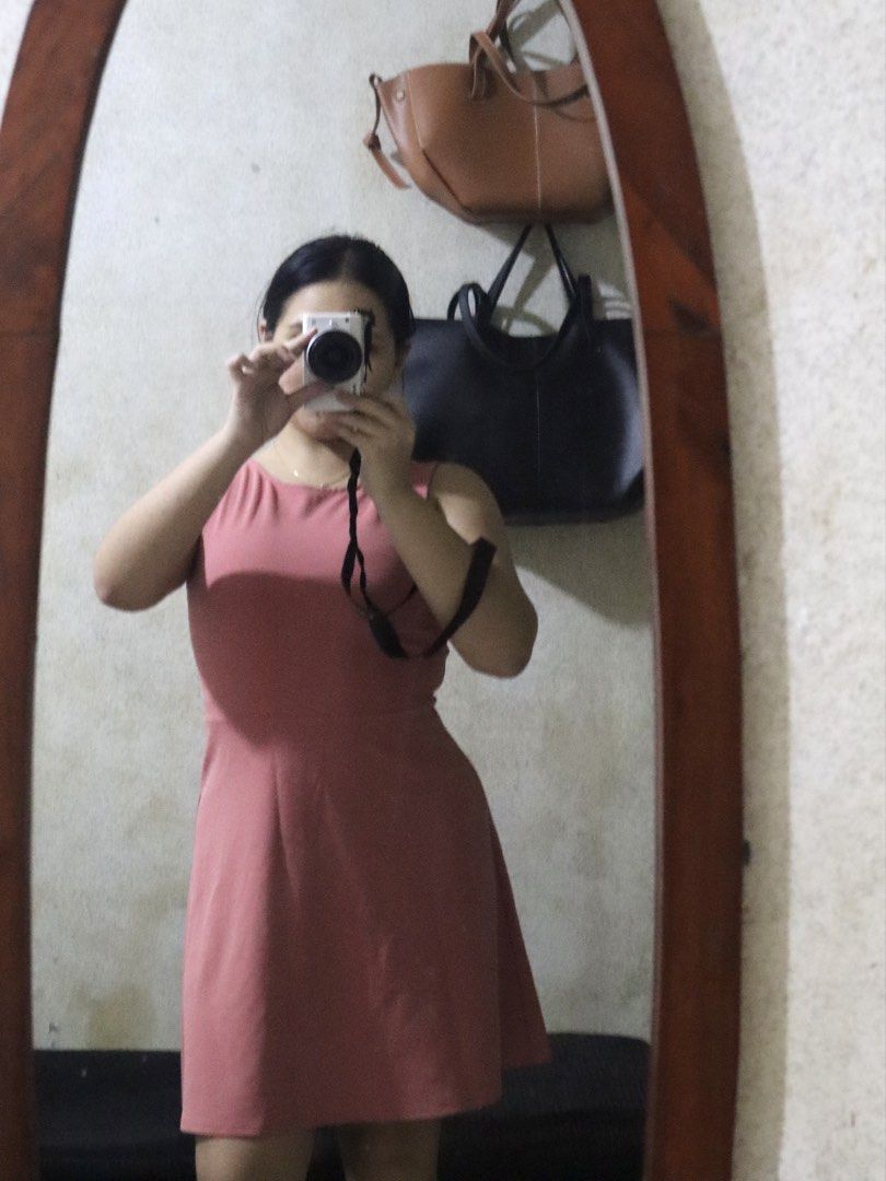 EXPRESS Dusty Rose Short Flowy Dress (Category: Dresses) located in Marikina City. Submitted by whatever.chula (Listing ID 1453609052, Image 1). Description: 🤍 Fits XS - M 🚫 No Issue 🎀 RFS: Decluttering .