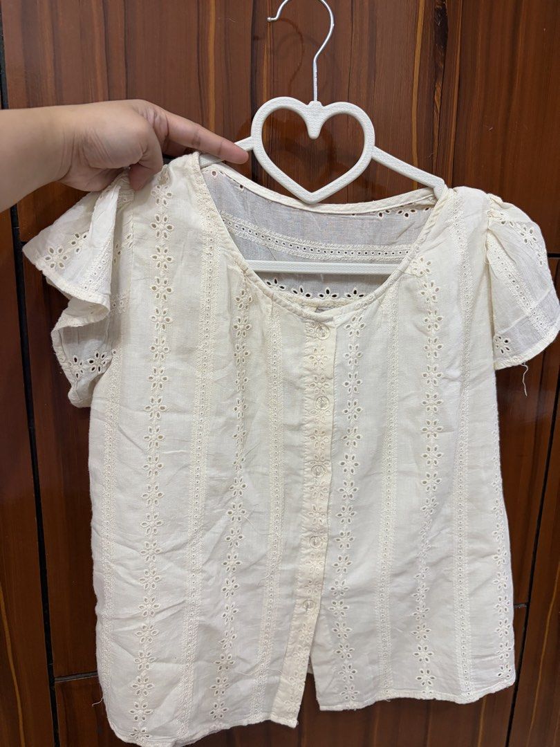 Eyelet Beige / Butter Yellow Top (Category: Others Tops) located in Pateros City. Submitted by downsizin (Listing ID 1459718720, Image 1). Description: Fits s-semi large body frame.