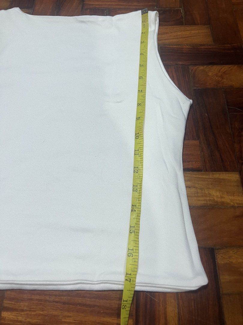 Fhilar Boatneck Top Medium (Category: Others Tops) located in Quezon City. Submitted by chloe_declutter (Listing ID 1459762359, Image 3). Description: Open to pickup/j&t delivery Cubao QC location Still available 9/26 Code: Teal Box.