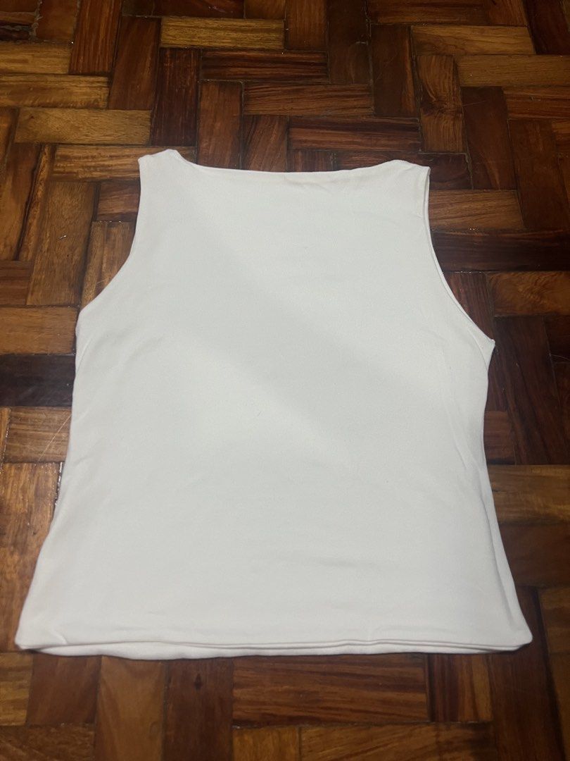 Fhilar Boatneck Top Medium (Category: Others Tops) located in Quezon City. Submitted by chloe_declutter (Listing ID 1459762359, Image 1). Description: Open to pickup/j&t delivery Cubao QC location Still available 9/26 Code: Teal Box.