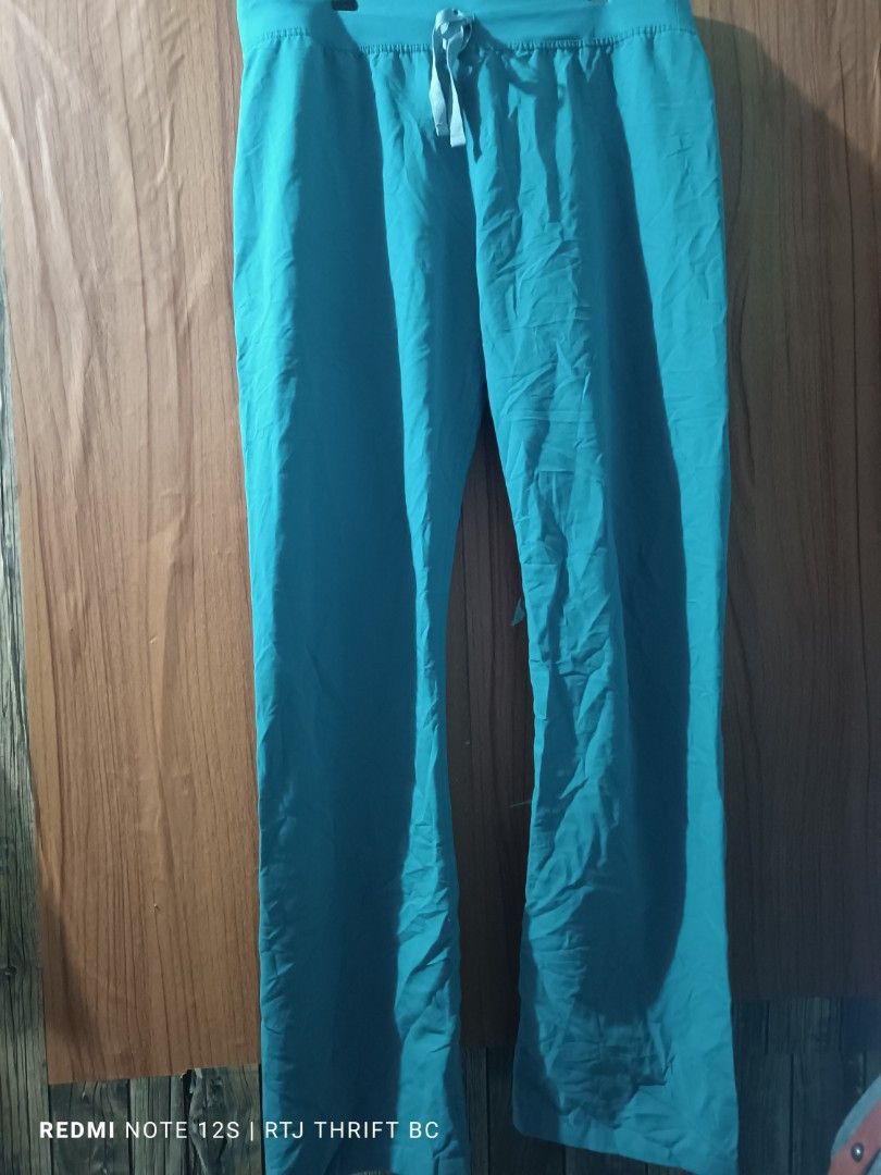Figs Limited Edition Hydrogreen Livingston Basic Pants (Medium Tall on Tag) (Category: Other Bottoms) located in Baguio. Submitted by ogiesiomai23 (Listing ID 1459778308, Image 2). Description: Swipe and Tap for Actual Photos and Details LivingSton Basic Pants (T21003) Limited Edition: Hydrogreen Manual Measurements (Medida) W: 32" and Up Rise: 11" L: 43" Tag: Medium Tall 3 Pockets Pockets **Cut and Sew Nyo na Lang If Mahaba (Straight Cut naman) 