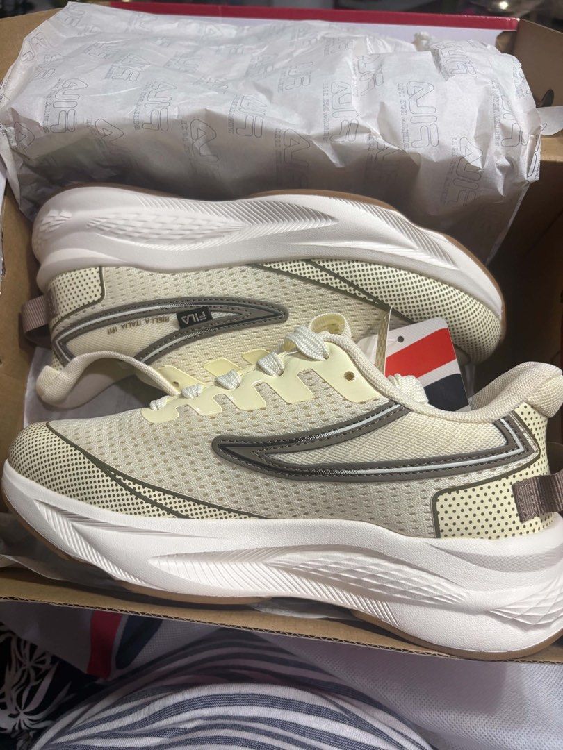 Fila Lite Strike Run Beige Running Shoes (Category: Sneakers) located in Manila. Submitted by crisdancal (Listing ID 1459704182, Image 3). Description: - Brand new Fila Lite Strike Run shoes - Color: Beige - Size: 7 US / 37 EUR - Original Price: P2,699.00 - Reason for Selling: Not the right fit - Includes original box Selling for only 1999 Fits philippine size:7.
