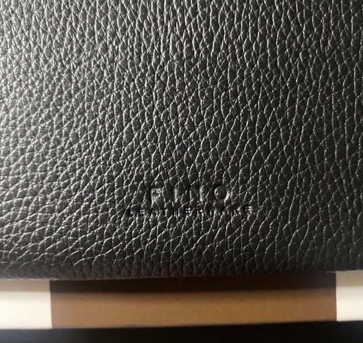 FINO LEATHERWARE Black Leather Long Wallet (Category: Wallets & Card holders) located in Manila. Submitted by bd10eclutters (Listing ID 1459884056, Image 3). Description: - Brand: FINO LEATHERWARE - Material: Genuine Leather (Textured) - Color: Black - Style: Long Wallet, Classic Design.