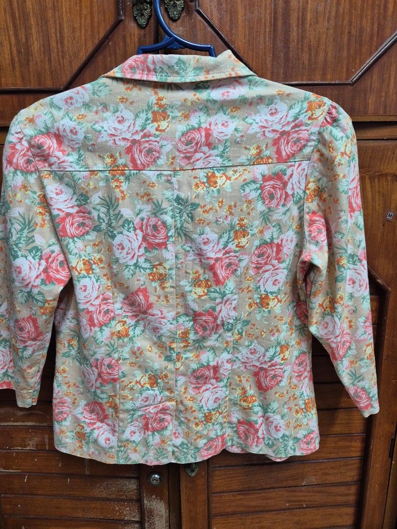 Floral Print Jacket (Category: Coats, Jackets and Outerwear) located in Cainta. Submitted by bekyaj (Listing ID 1459772070, Image 2). Description: - Cute floral print jacket - Button-up front - Long sleeves - Estimated size: Medium - Ideal for layering - Adds a pop of color - Perfect for spring or fall.