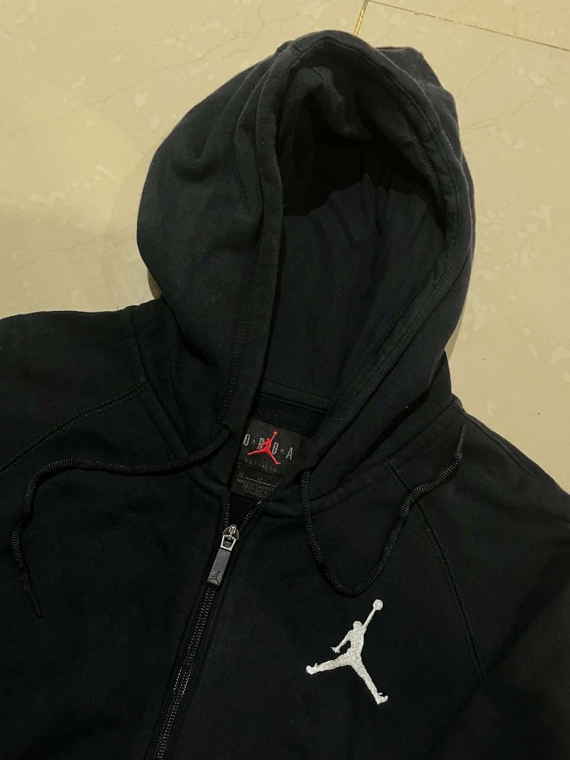 for sale (Category: Hoodies) located in Manila. Submitted by rommelpela26274 (Listing ID 1459861859, Image 2). Description: pm for details.