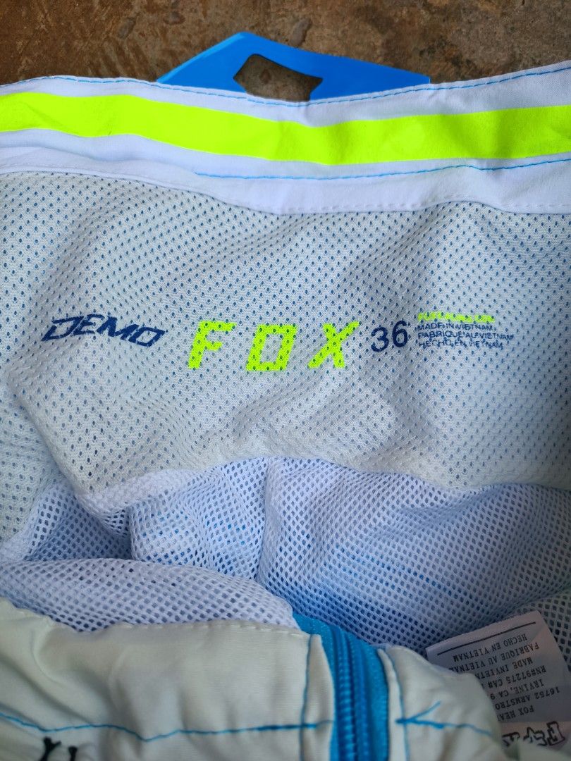 Fox Racing Demo Riding short (Category: Shorts) located in Davao. Submitted by st333tcartel (Listing ID 1459769485, Image 3). Description: Size 36 Waist 32-36 Length 22.5 Leg opening 11 Issue:slight washable stain check last two pics..