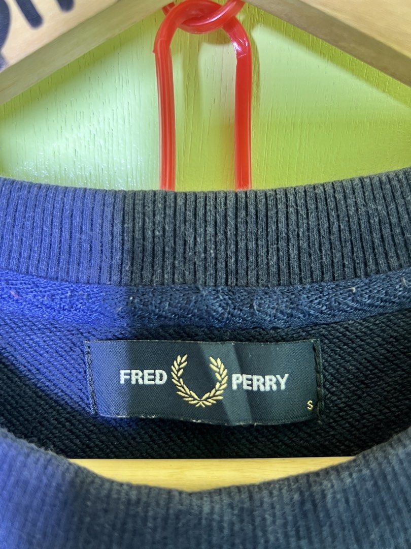 Fred Perry Twin Tipped Crew Neck Sweatshirt (Category: Tshirts & Polo Shirts ) located in Labangan. Submitted by thriftaphistofficial (Listing ID 1459794692, Image 2). Description: Authentic/Legit Size: S on tag Dimes: 21x27 (fit to large) Condition: Excellent Color rate: 10/10.