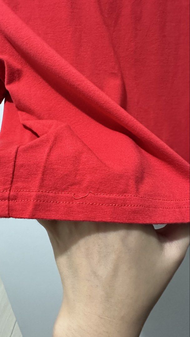 [FREE ITEM] Shein Red Cropped Top❗️Read description (Category: Others Tops) located in Manila. Submitted by herr.boutiqu3.2 (Listing ID 1459790791, Image 3). Description: ❗️BUY 1 of the items FOR SALE to get 1 of the free items. Visit profile for both available items for sale and for free. Note: Measurements when laid flat Shoulder- 37cm Bust - 48cm Length - 45cm NO RETURNS.