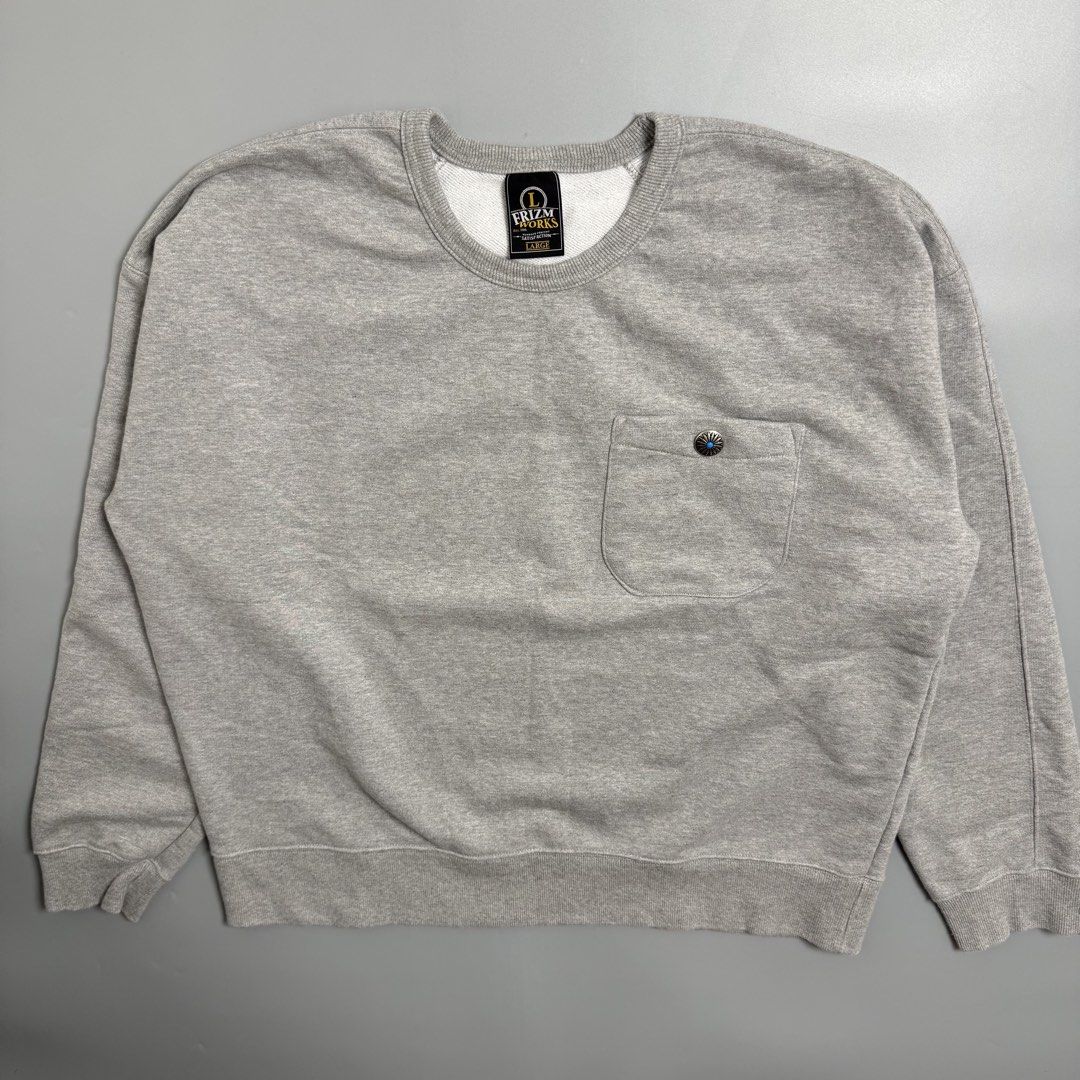 Frizmworks Concho Pocket Sweatshirt (Category: Coats, Jackets and Outerwear) located in Cebu City. Submitted by inukaybyjlf (Listing ID 1459700633, Image 1). Description: Condition: Good as new Issue: No flaws Dimension: 25x25 Best fit: L Please refer to photos for actual condition..