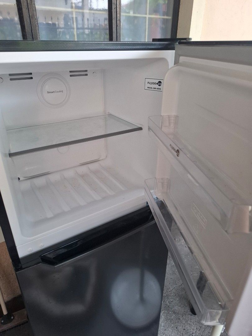 Fujidenzo Refrigerator Inverter 2-Door (Category: Refrigerators and Freezers) located in Manila. Submitted by angelesmig00232 (Listing ID 1459868516, Image 3). Description: Walang issue, gagamitin nalang. Need lang ng funds Anti freeze din po eto. All working and complete walang missing. Model number INR-83HS Imus location Pwede natin lalamove or pick up here sa bahay Pwede rin pm ka para send ako video neto.