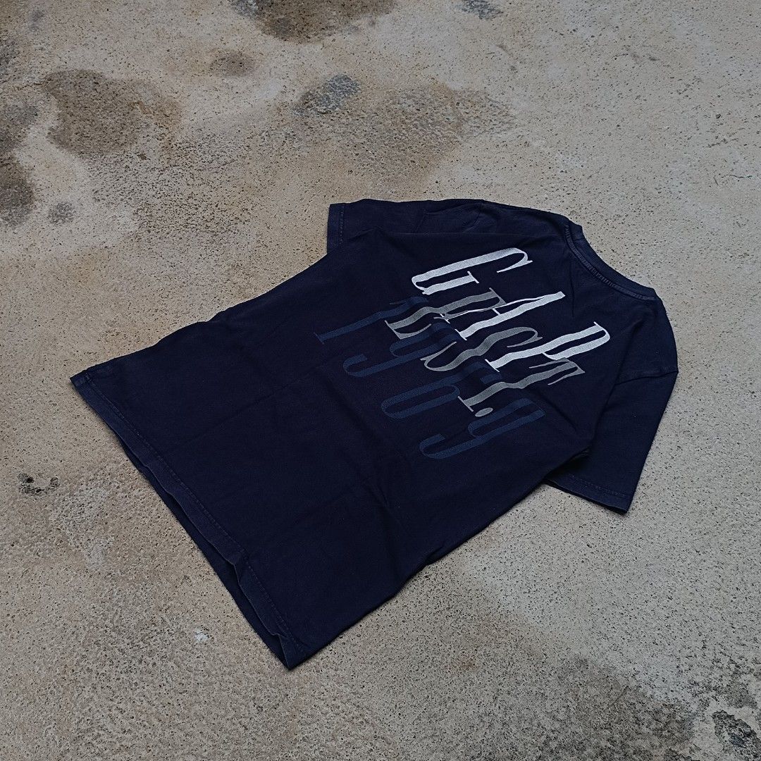 GAP graphic t-shirt (Category: Tshirts & Polo Shirts ) located in Ozamiz City. Submitted by tby_thrfts (Listing ID 1459784552, Image 2). Description: .