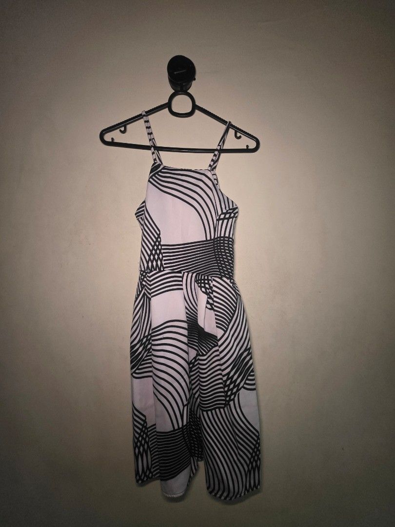 Geometric Casual Sleveless Dress (Category: Dresses) located in Manila. Submitted by dcory (Listing ID 1459775893, Image 2). Description: .
