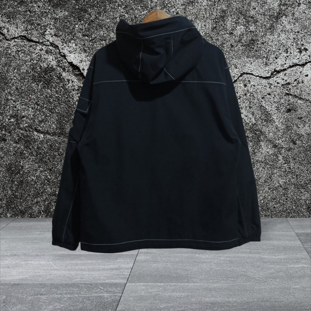 GIORDANO Black Hooded (Category: Coats, Jackets and Outerwear) located in Calatagan. Submitted by lyvertabora (Listing ID 1459707627, Image 3). Description: DIMENSION:L-27 W-22.5 COLORATE:9.7/10 Excellent condition .
