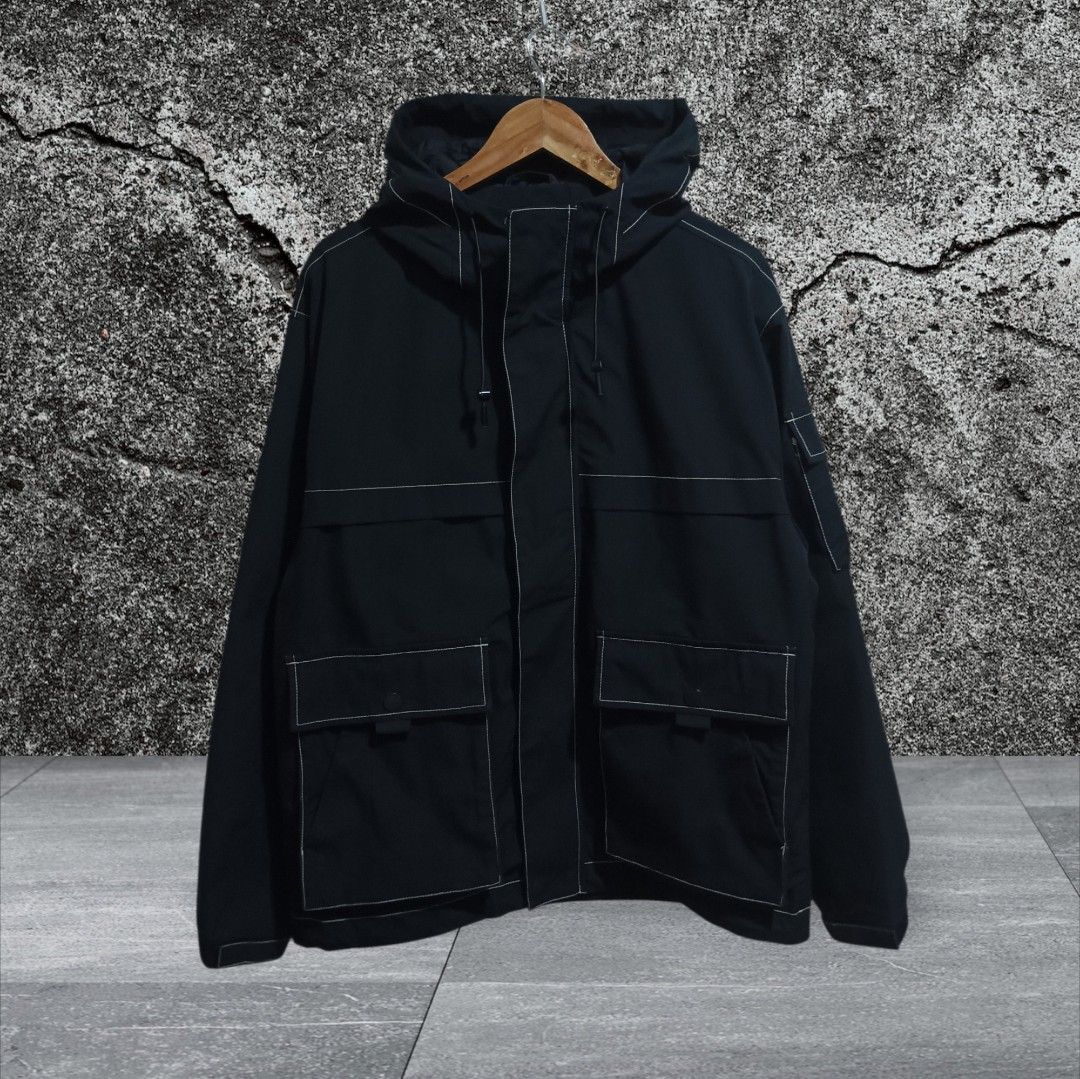 GIORDANO Black Hooded (Category: Coats, Jackets and Outerwear) located in Calatagan. Submitted by lyvertabora (Listing ID 1459707627, Image 2). Description: DIMENSION:L-27 W-22.5 COLORATE:9.7/10 Excellent condition .