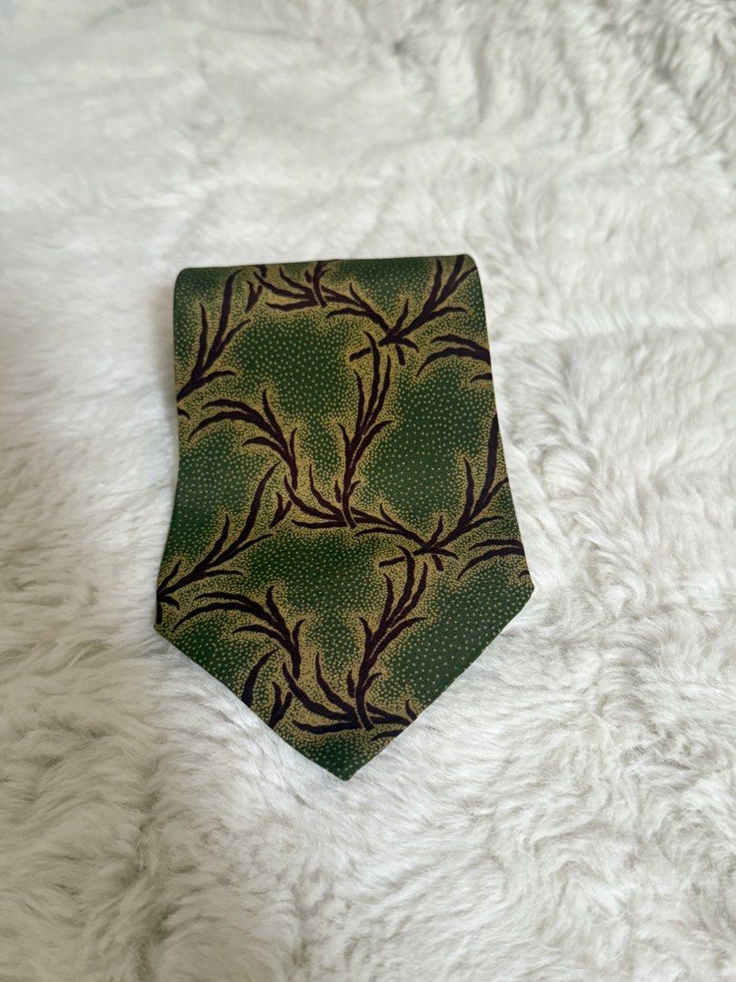 Giorgio Armani Cravatte Neck Tie Pure Silk (Category: Luxury Accessories) located in Cavite. Submitted by _solidolo (Listing ID 1459822467, Image 3). Description: .