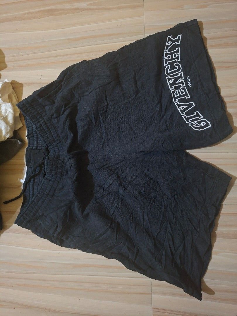 Givenchy Cotton Shorts (Category: Shorts) located in Legazpi City. Submitted by moneydimeslgp (Listing ID 1459731901, Image 1). Description: 30-34stretched x 19 good as new no flaw.