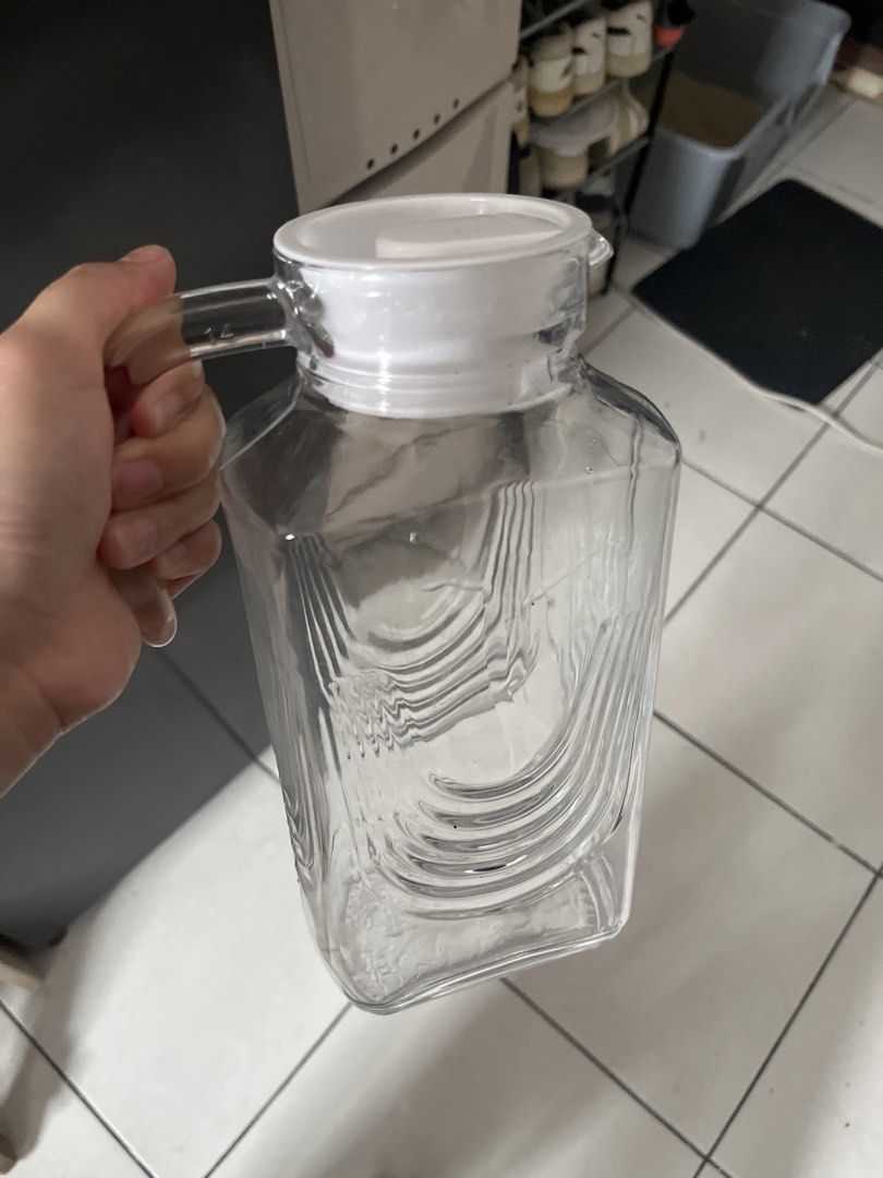 Omega Glass Container 1.8L (Category: Other Kitchenware & Tableware) located in Manila. Submitted by cartmarj (Listing ID 1459749462, Image 1). Description: .