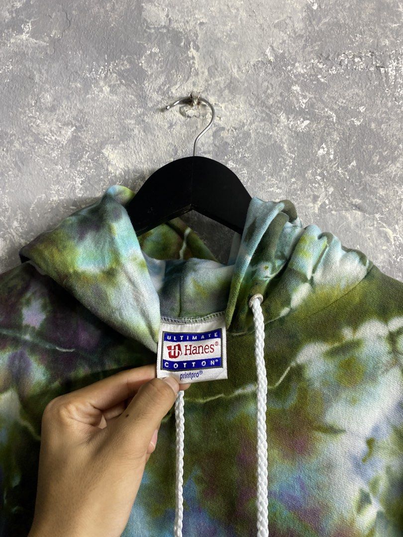 Good Vintage Hanes Ultimate Tie Dye (Category: Coats, Jackets and Outerwear) located in Pasig City. Submitted by lumangkamisa (Listing ID 1459844553, Image 2). Description: Fits Large.