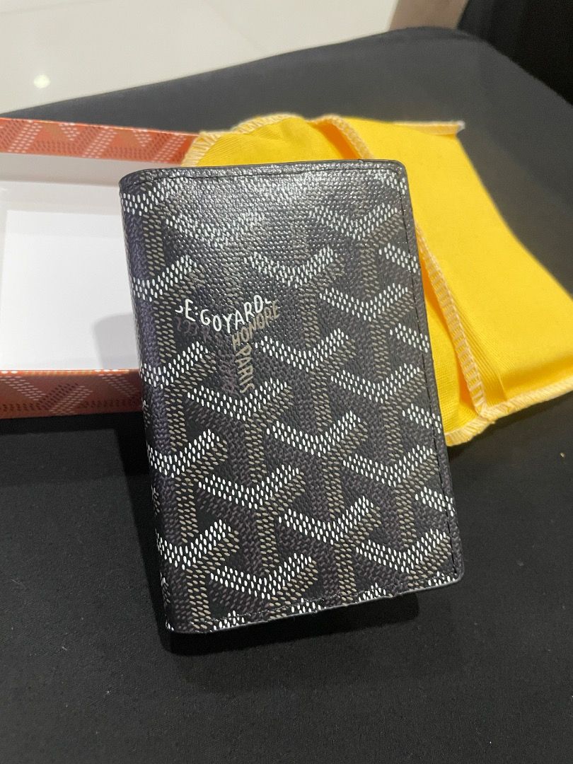 Goyard Wallet (Category: Luxury Bags & Wallets) located in Caloocan City. Submitted by macck.rsl (Listing ID 1459818389, Image 1). Description: .