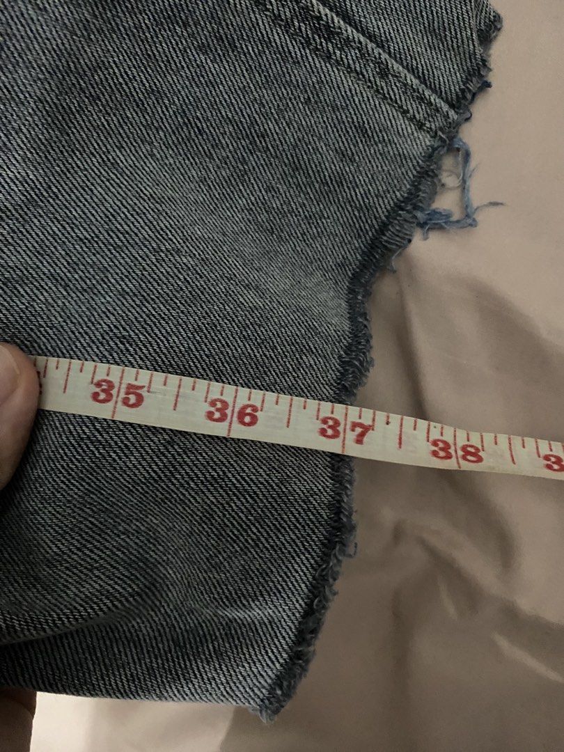 Gray straight jeans (Category: Jeans) located in Manila. Submitted by kate________ (Listing ID 1459808886, Image 3). Description: has one missing button perfect for a 5ft-ish girl!.